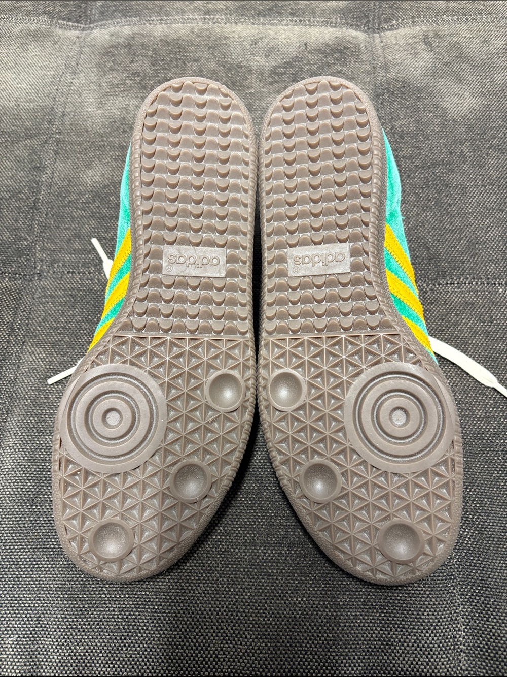 Adidas Women’s Samba OG Green Preloved Yellow Velvet - Picture 8 of 9